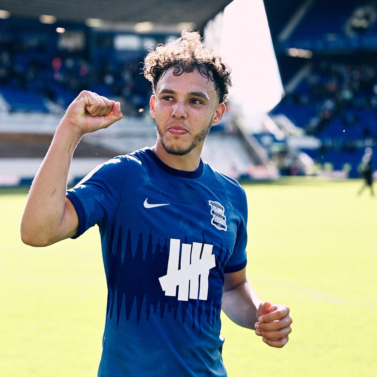 BCFC's tweet photo. LB3. 👏

#BIRPLY https://t.co/4IJ4VOfUMo