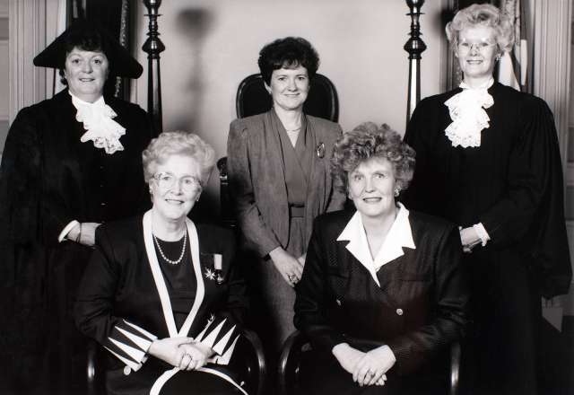 CraigBaird's tweet image. You've probably heard of The Famous Five who brought forward The Persons Case.
But, have you heard of PEI's Famous Five?

In 1993, for the only time in Canadian history, five women held the five most influential positions of government in a province.

Let's learn more!

The year…