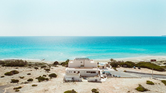 los_suruba's tweet photo. Dicen que Formentera siempre es una buena idea! Asi que como ya ha salido el sol, hoy hacemos doble gig ahí, primero en Casa Pacha de 18 a 21 junto a Aigua y por la noche en Pachacha también con él 🍒 🔥
#lossuruba #formentera @pacha #pacha #casapacha #pachacha #b4bookings https://t.co/IboI3WU5iy