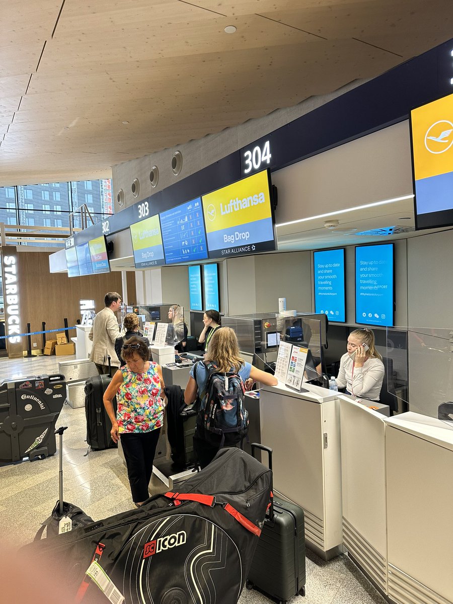 40 Minuten Stillstand am Lufthansa Bag Drop in Helsinki wegen zwei Fahrräder!! Wow!! <a href="/lufthansa/">Lufthansa</a> <a href="/HelsinkiAirport/">Helsinki Airport</a>