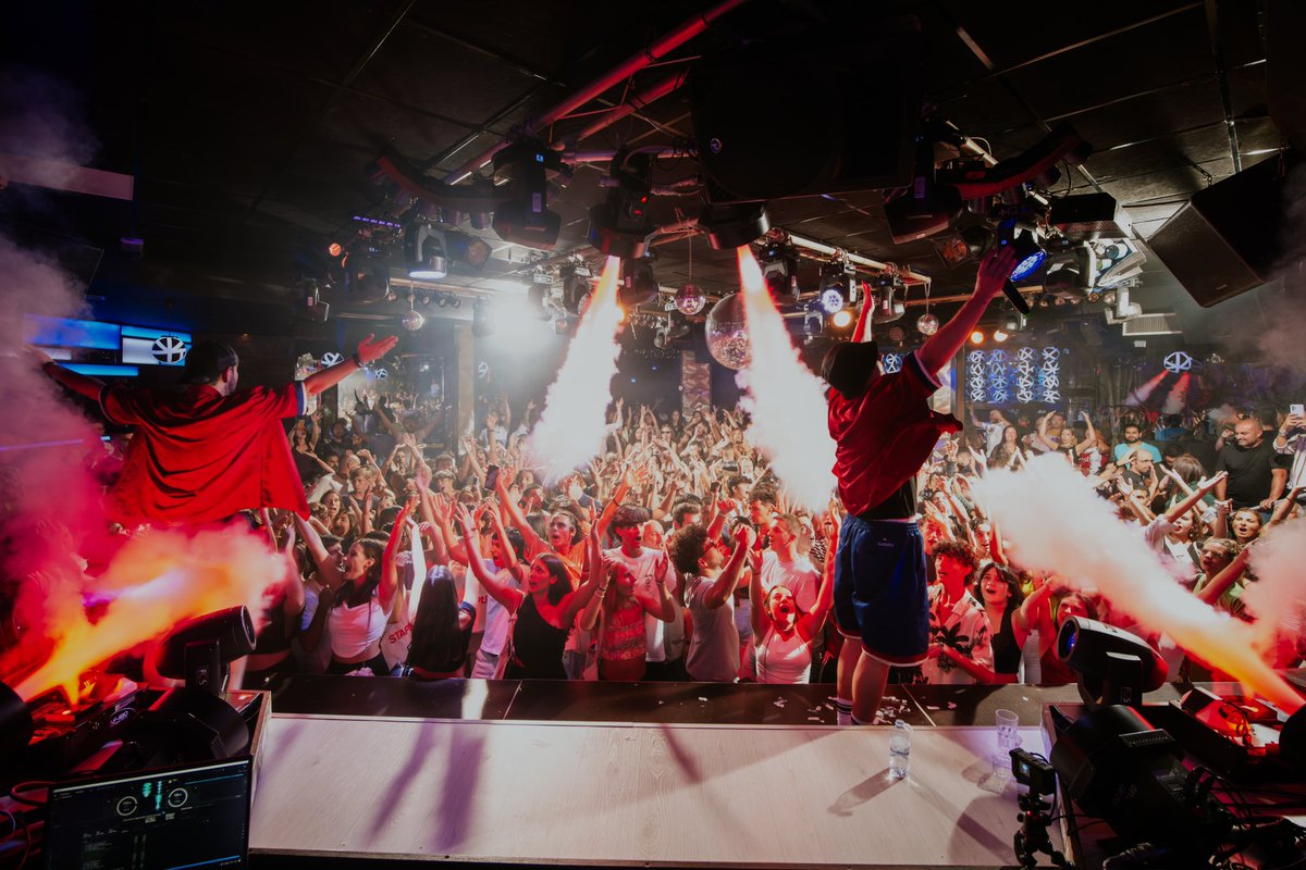 InsertCoinBaile's tweet photo. Lá se foi, Agosto 🫶🏻 Obrigado, @palace_kiay 🥇

📸 @pedro.fako.porfirio 

#Obaile https://t.co/TNAnvZLAFy
