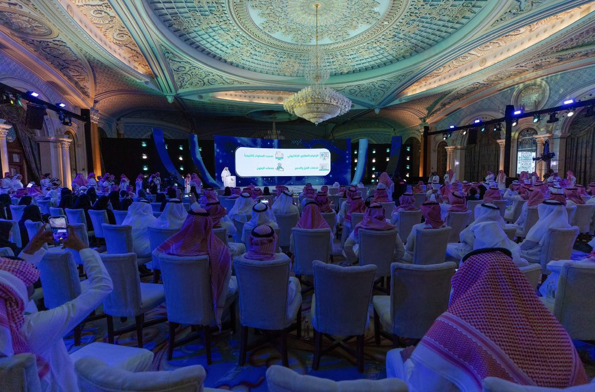 arkanalenma1's tweet photo. للارتقاء "بجودة الخدمات المقدمة للمواطنين" و "تعزيز قيم العدالة والشفافية" وزير العدل اليوم يدشن #البورصة_العقارية رسمياً والتي تقدم العديد من الخدمات الرقمية اهمها…
🔸المؤشرات العقارية.
🔸الاستعلامات العقارية.
🔸خدمات التداول | عمليات الافراغ الرقميه.
🔸خدمات الرهون. https://t.co/IObrynyP4C