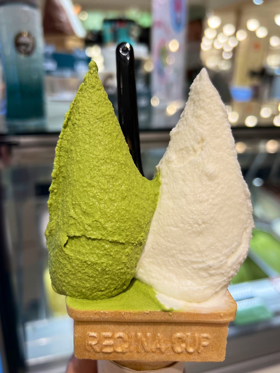 3MEXYOACT's tweet photo. 𝘼𝙕𝘼𝘽𝙐 𝙎𝘼𝘽𝙊🍦✨ เจลาโต้สัญชาติญี่ปุ่นลองแบบสองรสชาติ ใครสายกรีนทีต้องโดนรสกรีนทีคูณ2‼️ ได้ความชาเขียวเข้มข้นนนน! แ��ะรสนมฮอกไกโดละมุนนเนื้อไอติมนุ่มหนึบอร่อยฟินนน🤤
พิกัด📍Central World ชั้น 3
#อร่อยบอกต่อ @aroii https://t.co/DEpJSr3FT8
