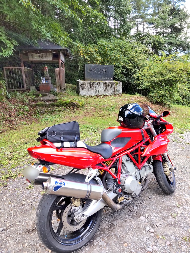 TMOG_SS1000DS's tweet image. こちらを初めて間もないので軽く自己紹介
名前:TMOG
年齢:アラフォー
性別:男
身長:175
生息地:群馬
愛機:SS1000DS(メイン)
TZR250(サブ)
バイク歴:人生の半分
好き:🌞(🏍️乗れる)
嫌い:☔️(🏍️乗れない)
#バイク乗りとして軽く自己紹介
#バイク乗りと繋がりたい
#バイク好きと繋がりたい