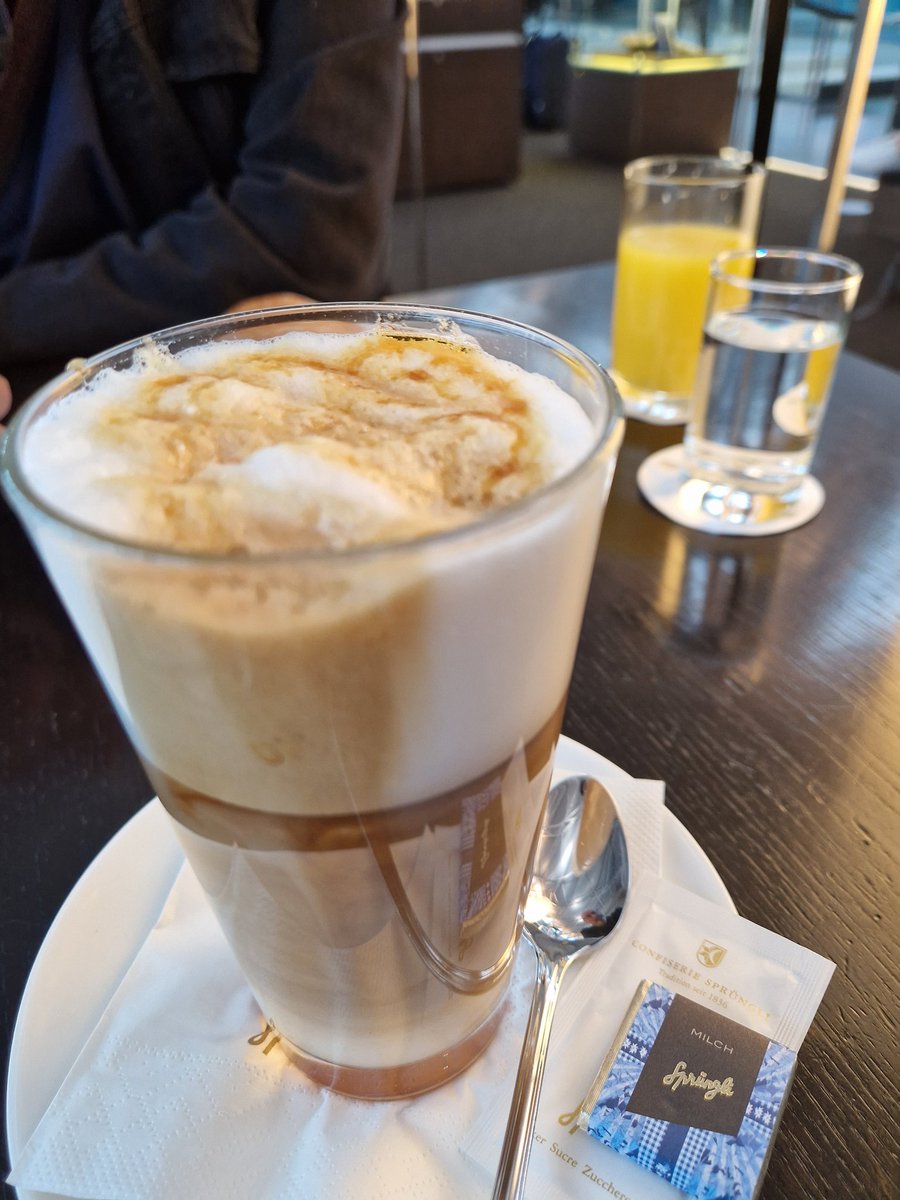 eve1231_'s tweet photo. #Proscht #summertime #Zurich https://t.co/hiSFynTOyV