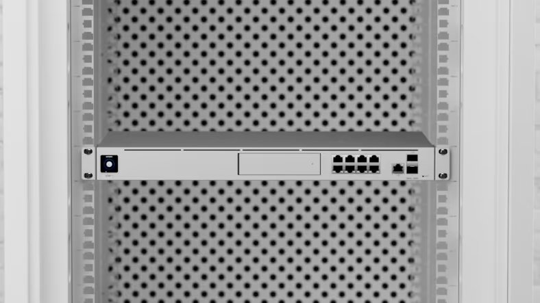 CloudBasedMe's tweet photo. Just transitioned from the UniFi #UDMPro to #UDMSE. Here are some standout improvements from my upgrade. @ubiquiti https://t.co/PrRXNLavWN