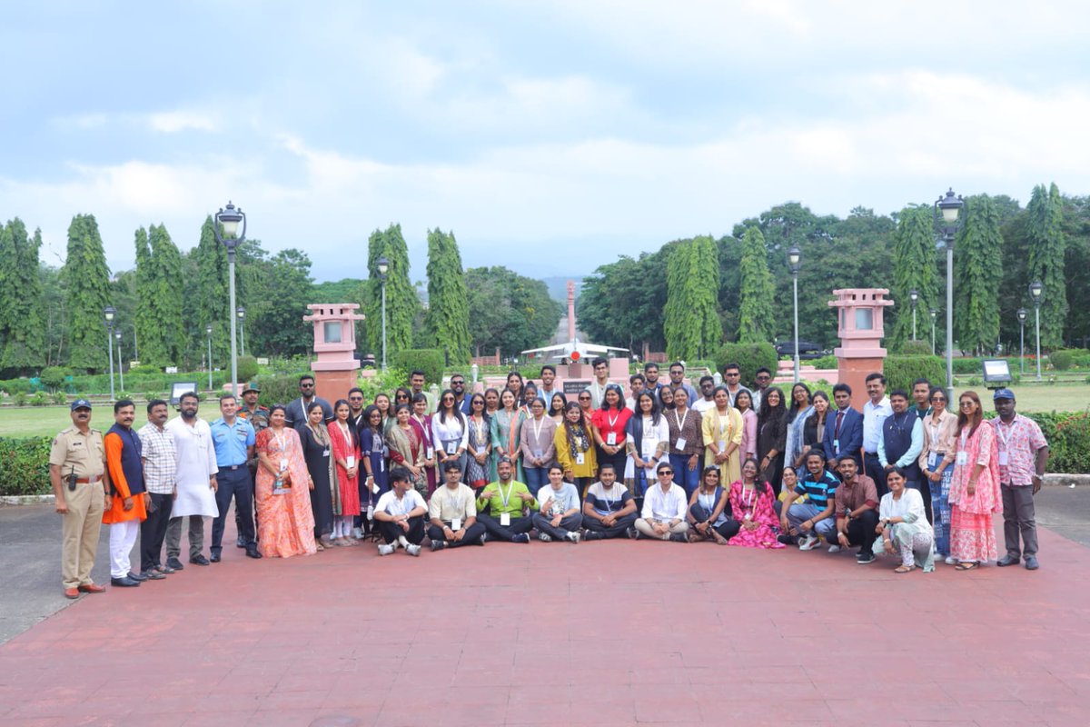 diaspora_india's tweet photo. Service before Self
The Motto of #IndianDefenceForces was experienced by the participants of #67KIP during their visit to @NDA_Khadakwasla.
They also got a glimpse of the cadets' training & their unique traditions, especially for #MIA.
#Army #Navy #Airforce https://t.co/dLKe3hS5JX