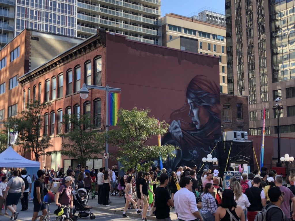 Beautiful things happen when we close our streets to cars and open them for people.

Happy pride Ottawa!

#CapitalPride #ottawapride