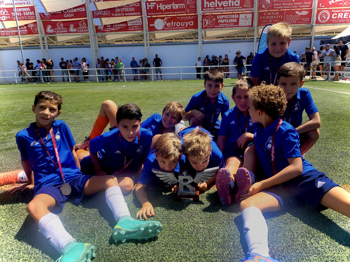 ⚽️🏆 𝐑𝐄𝐘𝐄𝐒 𝐂𝐔𝐏 ( @Reyescup1 ) 🔹 𝐁𝐞𝐧𝐣𝐚𝐦𝐢́𝐧 'A' (dirigido por #JuanjoGómez- ADN): ¡Campeones de 🥈 plata! 🔹 𝐀𝐥𝐞𝐯𝐢́𝐧 'A' (dirigido por #ÁlvaroDorado- ADN): No llegaron al último día, pero tuvieron grandes sensaciones💪 🔵⚪️🔵