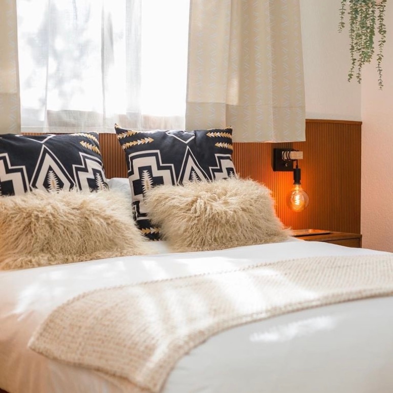 @essexhousesedona brings in the outdoors with earthy colors and unique patterns🌵🔥 Discover 1000+ decor items👉️ members.hostgpo.com/v/13/society6