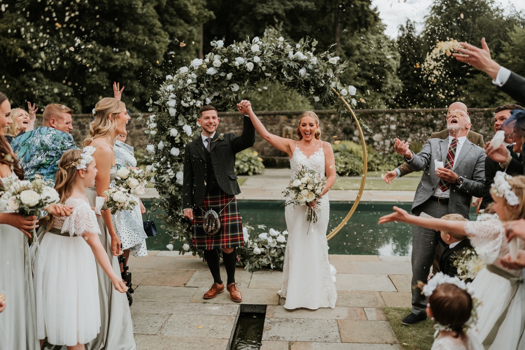 Capturing special moments ❤

Image by Canvas and Peach.