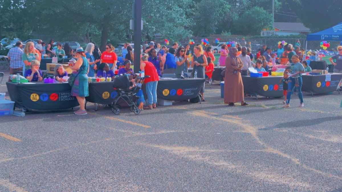 HiddoSoor's tweet photo. August 16th Hiddosoor Showcases at the Minneapolis Public Schools’s Multicultural Day Opening https://t.co/6tiorbu9SL