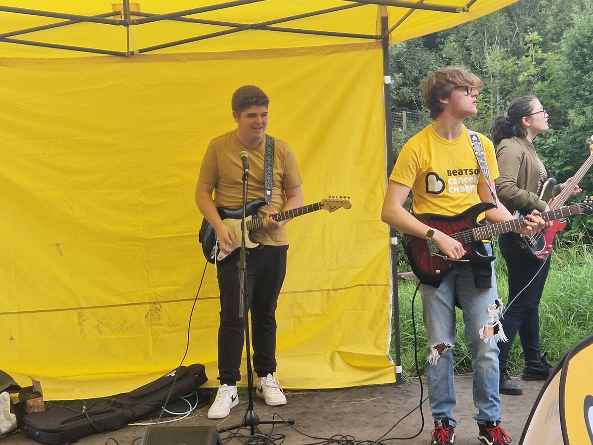 inquireglasgow's tweet photo. We'd Love to thank @Beatson_Charity for having us play some covers at 5km marker in the 10k off the beatson walk https://t.co/gGU6IQqTEr