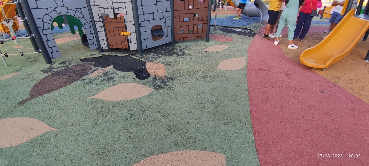 Ore_Unplugged's tweet photo. Hola @Lineamadrid
Sólo 10 meses desde que @JMDHortaleza se hizo las fotos de inauguración. Este es el lamentable estado en el que se encuentra el Área Infantil de #Sanchinarro.
Literalmente, habéis tardado más en construirlo que el tiempo en que se ha podido usar.
Propaganda y ya https://t.co/jJP1LX8NAM