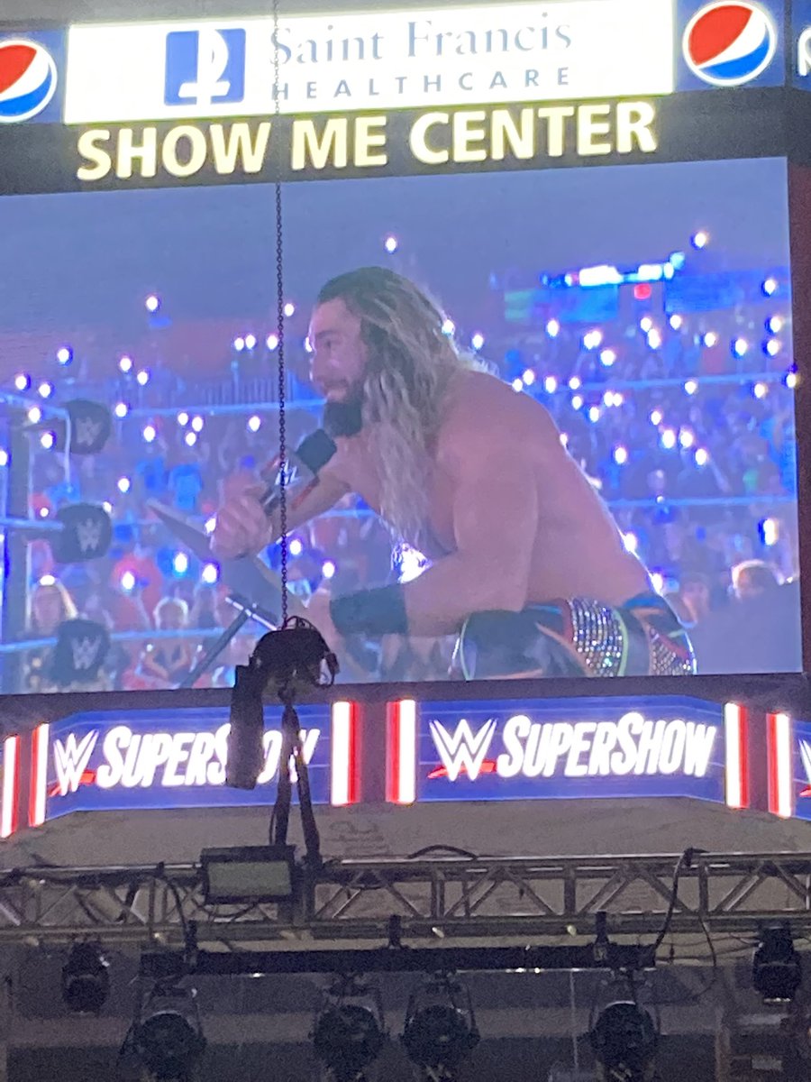 ObsidianRoze's tweet photo. Last night was beyond words. Myself and @justcallme_crow  went to #WWECapeG to end the night @WWERollins came out and had a beautiful match with @FinnBalor, won and us as a whole had a moment. Thank you Seth for letting us all have that moment. #WWE #RIPBrayWyatt https://t.co/pAnUy4PDUa