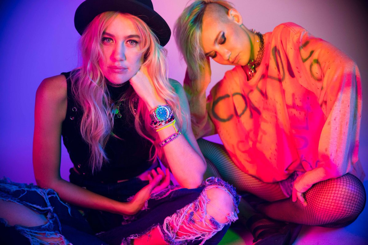 nervomusic's tweet image. Putting on our blue-steel…. pink-steel… purple-steel⁉️ #strikeapose ✨💫💫👯‍♀️ #twinning #zoolander #bluesteel