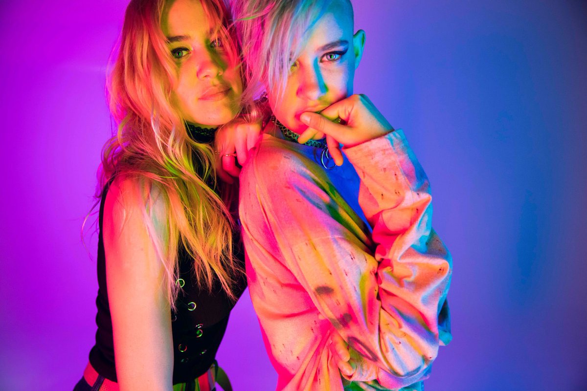 nervomusic's tweet image. Putting on our blue-steel…. pink-steel… purple-steel⁉️ #strikeapose ✨💫💫👯‍♀️ #twinning #zoolander #bluesteel