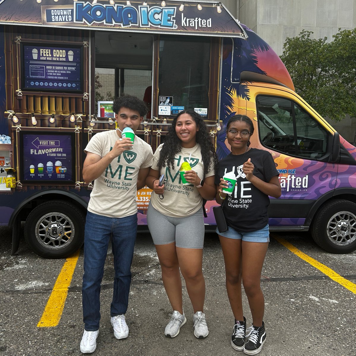 waynestate's tweet photo. We sat by the bonfire, laughed, enjoyed snow cones and made lasting memories. Welcome to the good life Warriors π° π
#WarriorPride #WayneStateUniversity #CampusLife #TheGoodLife #FallOpening https://t.co/OAeBkL6vFg