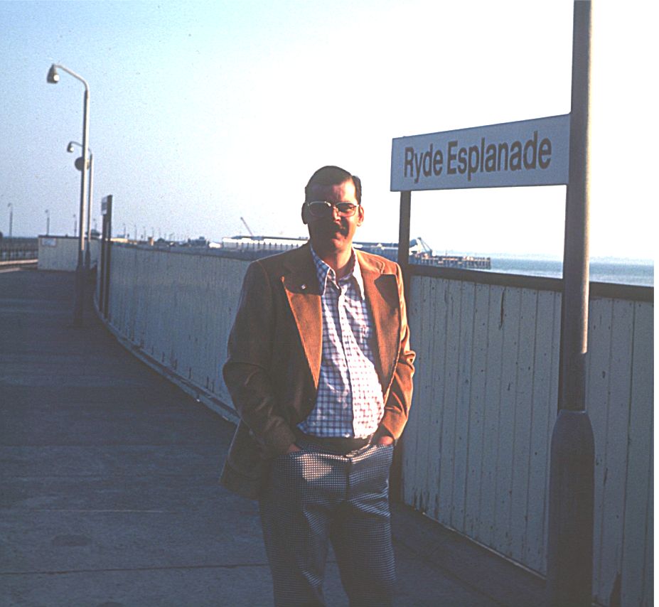 eurofutball's tweet photo. @BBCNews @CFCFanVI My late husband Peter was born in Ryde, Isle of Wight See photos below of him on the Ryde Esplanade &amp; in Cowes, IOW. https://t.co/Kl0pDb9noB