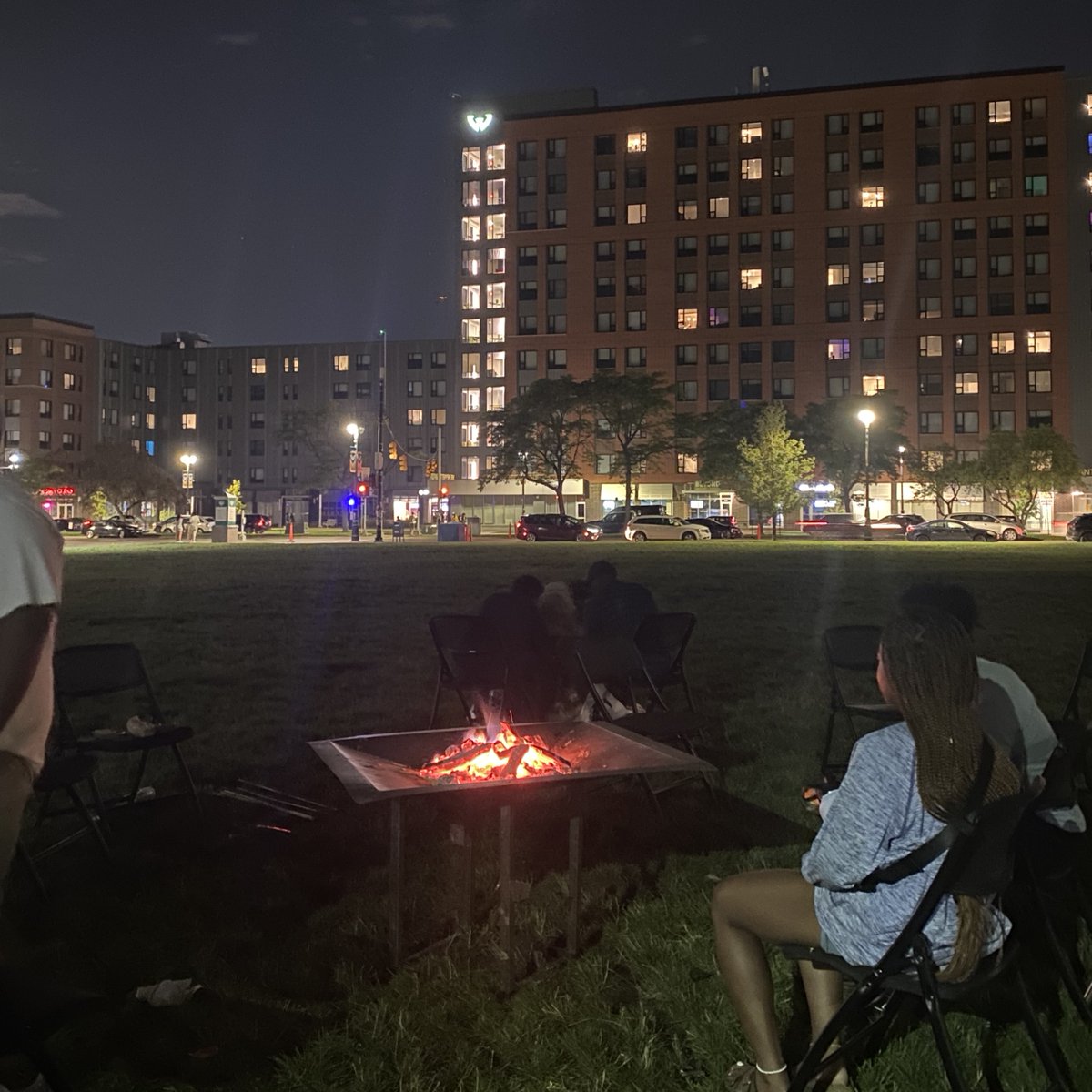 waynestate's tweet photo. We sat by the bonfire, laughed, enjoyed snow cones and made lasting memories. Welcome to the good life Warriors π° π
#WarriorPride #WayneStateUniversity #CampusLife #TheGoodLife #FallOpening https://t.co/OAeBkL6vFg
