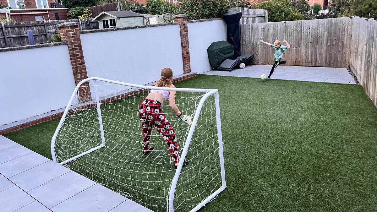 Kids playing football in the garden and I hear my boy shout, I’m Ronaldo and my daughter shouts I’m @maryearps027 - Well done Mary. Inspiring a generation of girls that will last a lifetime xx @Lionesses @England #MaryEarps #Lionesses #England