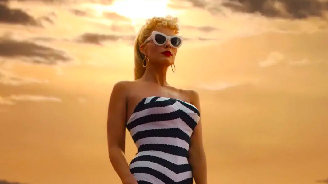 CultureCrave's tweet image. Highest-grossing Hollywood films at the worldwide box office (2023) 🍿

1️⃣ #SuperMarioBros — $1.36B
2️⃣ #Barbie — $1.34B 
3️⃣ #GotGVol3 — $845M
4️⃣ #Oppenheimer — $777M
5️⃣ #FastX — $705M
6️⃣ #AcrossTheSpiderVerse — $688M
7️⃣ #TheLittleMermaid — $568M
8️⃣ #MissionImpossible7 — $552M
9️⃣