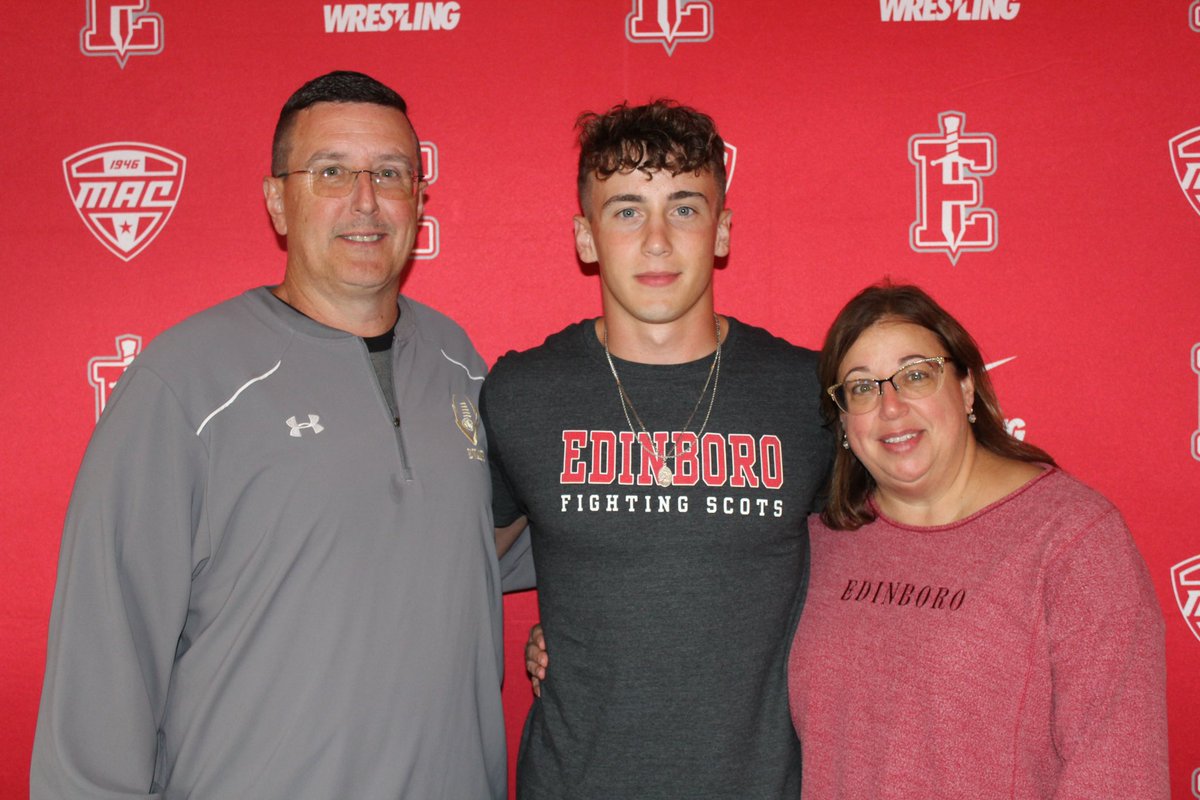 BoroWrestling1's tweet photo. We had Meet the Team at Sunview Golf for the friends, family, and supporters of Edinboro Wrestling August 18. 

Next event: ERTC Golf Outing September 9. https://t.co/93lP8EZXYC