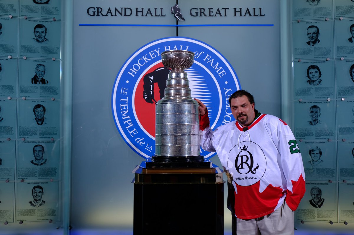 somaeck's tweet photo. No visit to Toronto with hockey jerseys for @Rolling_Quartz could have been complete without a visit to the Hockey Hall of Fame. 

A Rolling Quartz jersey has touched the grandest, greatest and sexiest trophy in all of sports: Lord Stanley’s Cup. https://t.co/JlNwHAP3Td