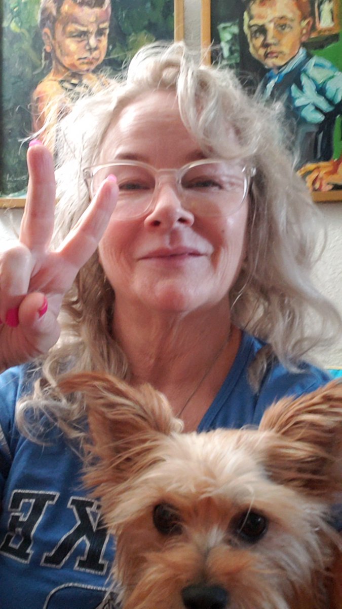 RoneDelArt's tweet photo. @brain91688 It only takes a second to take a selfie... https://t.co/QihAwbjSed