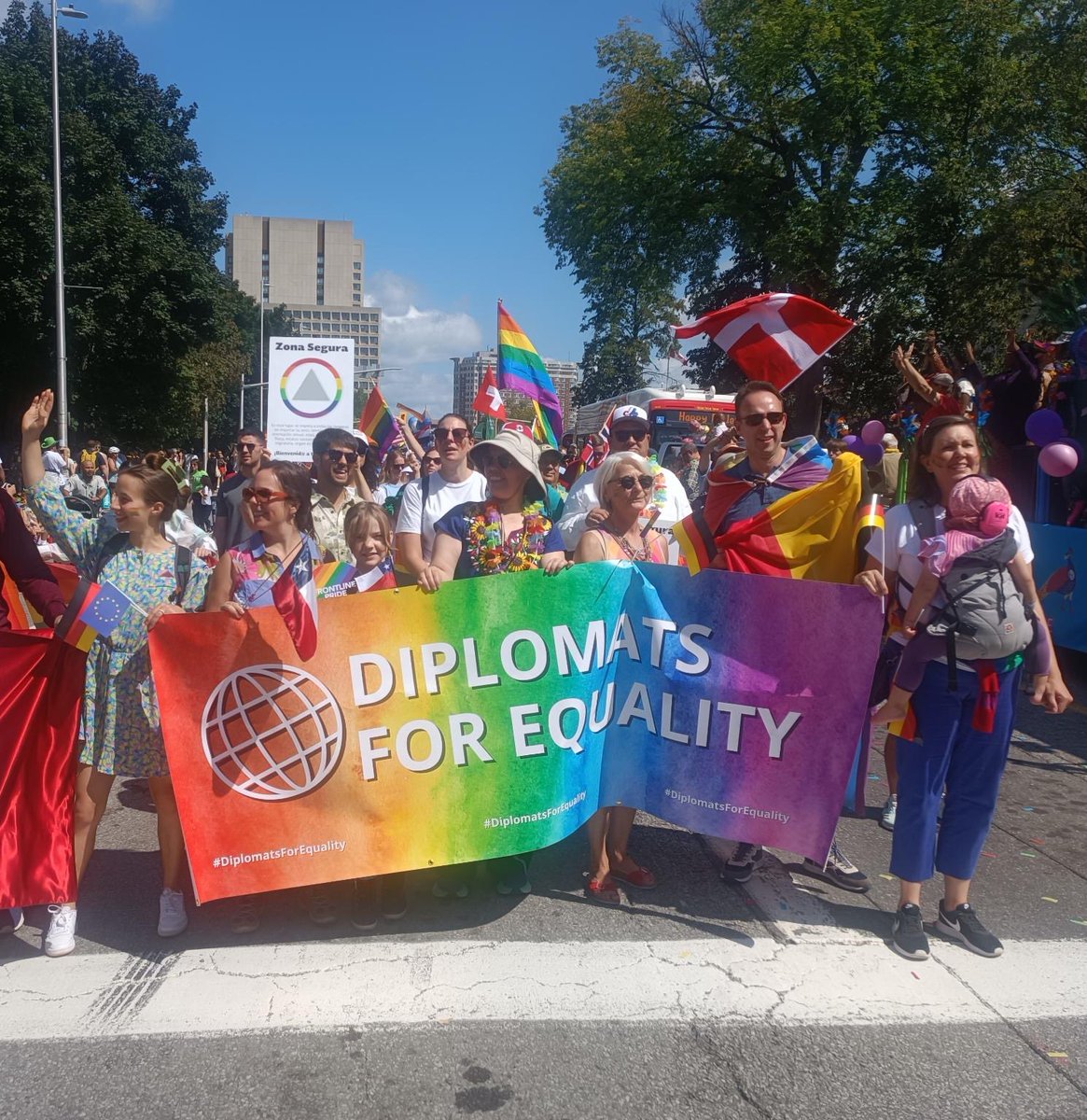 GermanyInCanada's tweet photo. ๐๐๐ Embracing diversity, championing equality. Diplomats unite for a more inclusive world at the #OttawaPrideParade ๐ณ๏ธโ๐๐ณ๏ธโโง๏ธโจ!#DiplomatsForEquality #PrideDiplomacy #InclusivityFirst #GetProud @FierteCapPride https://t.co/vhFKnS9mY0