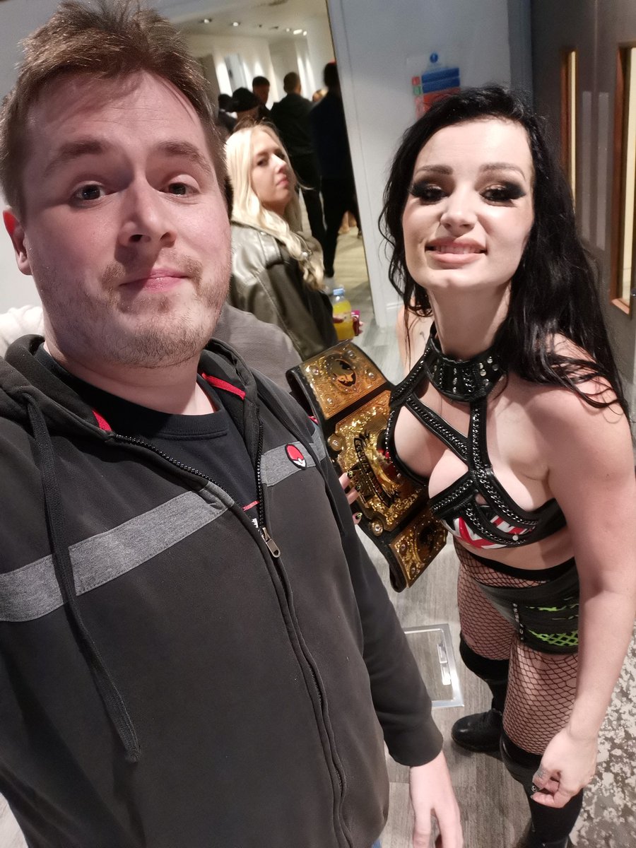 H2HCrelly's tweet photo. #champAgain @Saraya, you're amazing #AEWAllIn https://t.co/3cXIC03zF7