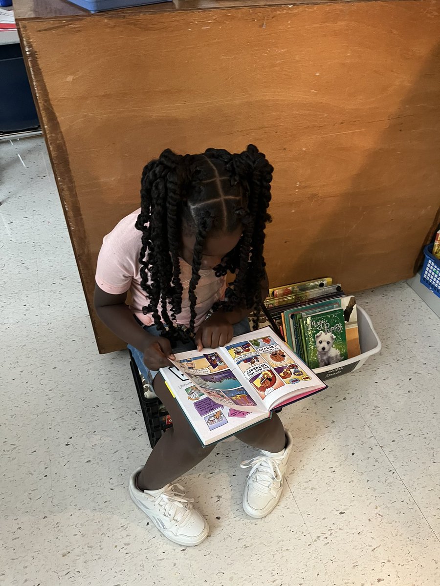 CEStingrays's tweet image. We finished up the first week creating classroom norms, checking out classroom libraries full of great books, settling into reading spots, personalizing our writers notebooks, and creating plans for when our emotions are triggered 💗 #ceproud #onehowell