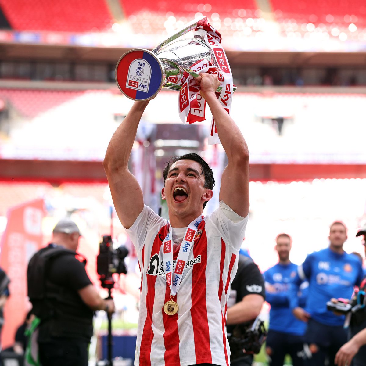 SunderlandAFC's tweet photo. Five unforgettable years and we're not done yet 😁

#SAFC https://t.co/TkphiHXggn