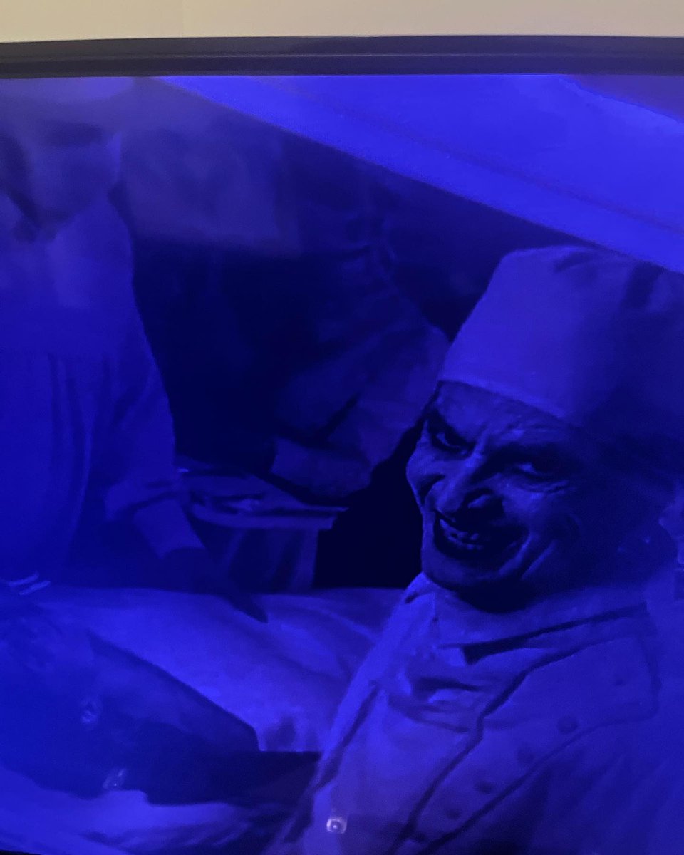 JCollinsIsHere's tweet photo. How wonderfully creepy is Greg Malone (of "Codco" fame) as the "surgeon" and later, the "house" in season 1 of "SurrealEstate. Beautifully cast. That look/image, no doubt, will inhabit many nightmares for years to come. #SurrealEstate #GregMalone #Codco Can't wait for season 2! https://t.co/lipQ9bgCp2