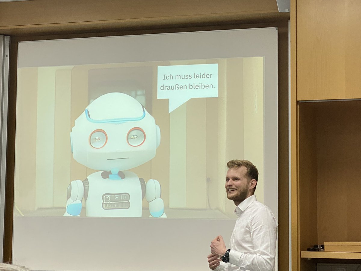 jana_klaro's tweet photo. Danke @djuverdi für die #krassmedial-Akademie zu KI &amp; Journalismus! 
Von @JasperPrigge gelernt: Computerdaten sind keine Menschen -> Persönliche geistige Schöpfungen hängen immer an natürlicher Person -> Ergebnisse von Künstlicher Intelligenz sind keine geistigen Schöpfungen. https://t.co/H5bYQ2WWHn