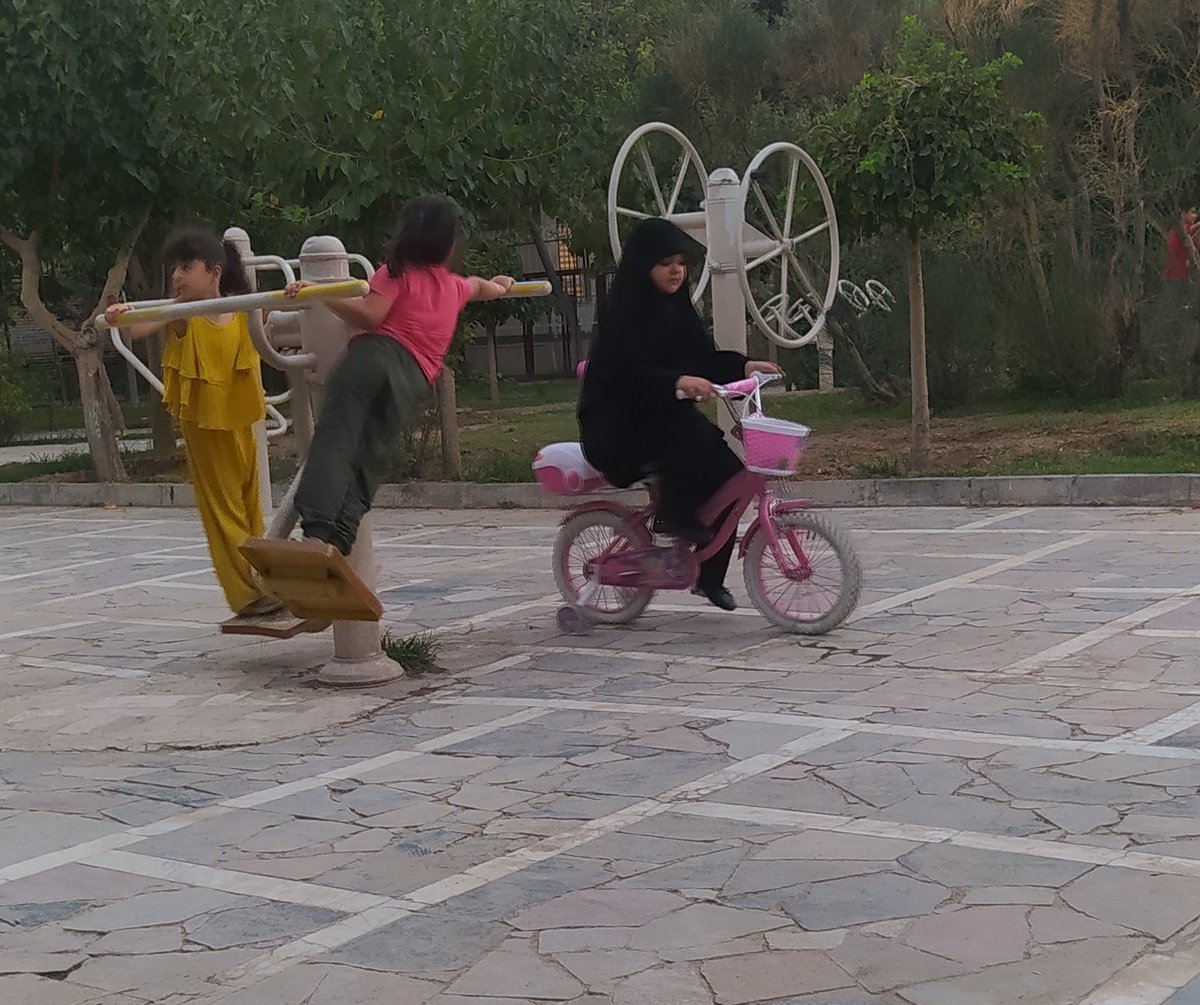 dezmondas2's tweet photo. وقتی پدر و مادرت کصخلن⁦(⁠@⁠_⁠@⁠)⁩
#مهسا_امينی‌‌ https://t.co/MQ1B2oS7uK