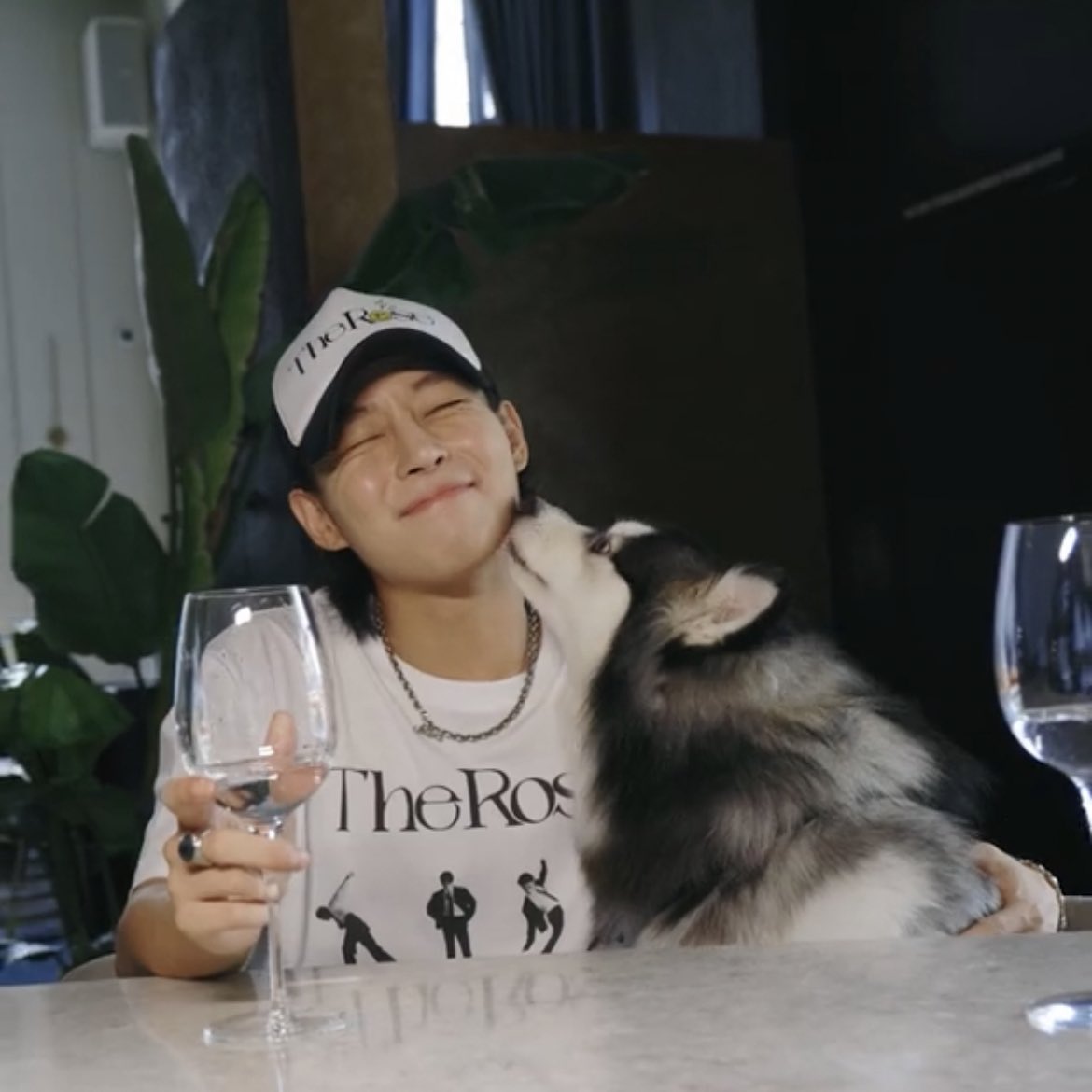 woosungmedia's tweet photo. woosung and woolfy🫶 https://t.co/9cnvav0PR3