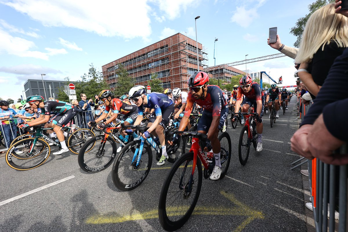 Movistar_Team's tweet photo. El domingo ha supuesto el cierre de dos vueltas por etapas para nuestro equipo masculino: @DeineTour y @RenewiTour.

🇩🇪 En Alemania, @aranburualex ha confirmado la quinta plaza en la general que ostentaba desde la jornada del viernes en Winterberg.

En Bremen, llegada de la cuarta etapa, el guipuzcoano ha sido 13º. La etapa ha sido para Arvid De Kleijn (TUD); la general, como ostentaba desde antes del finde, para Van Wilder (SOQ).

🇧🇪 En el Benelux, en el sinfín de cotas de Limburgo entre Riemst y Bilzen Max Kanter (18º) ha sido el mejor de los nuestros en el pelotón tras un corte final desde el que se impuso Mohoric (TBV).

@johanjacbs, a 3'05" de Tim Wellens (UAD) acaba como mejor clasificado de Movistar Team en la general. El suizo, como siempre muy combativo, buscó las primeras fugas.

📸 @GettySport