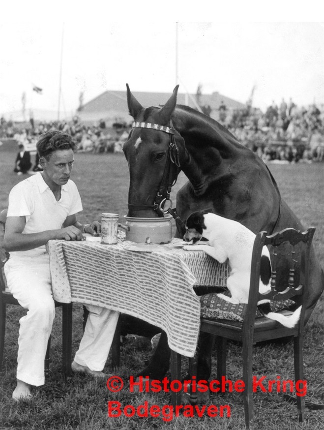 HistBodegr's tweet image. Raadplaat 339
De #Najaarsmarkt in #Bodegraven komt er weer aan!
Daarom deze keer een plaatje van...weet u het nog? 
Het was in 1958......