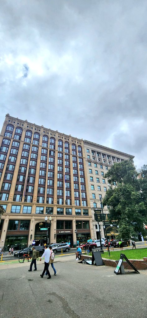 trishofthetrade's tweet photo. I heard the cheers and just knew... @emersoncollege new student orientationnnnnnn! 💜💛 

Whew, so that means it's my 21st Boston-iversary! 🌟

Also, fun fact, I was an Emerson OL 4X - 3 Fall and 1 Winter #OL4Life (if you know me, not a surprise 🤣) https://t.co/Vhx9O27wT0