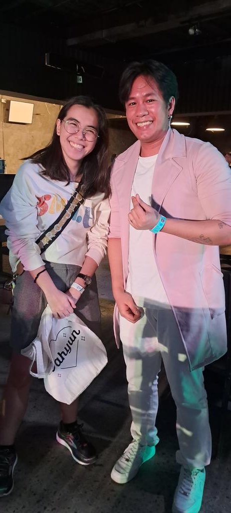 MihkohSan's tweet photo. After 1 year nakapagpqpicture din kay JasOnce
Eto yung worth the wait moment.
#oncehq #oncenight #stanall https://t.co/djG0at05LA