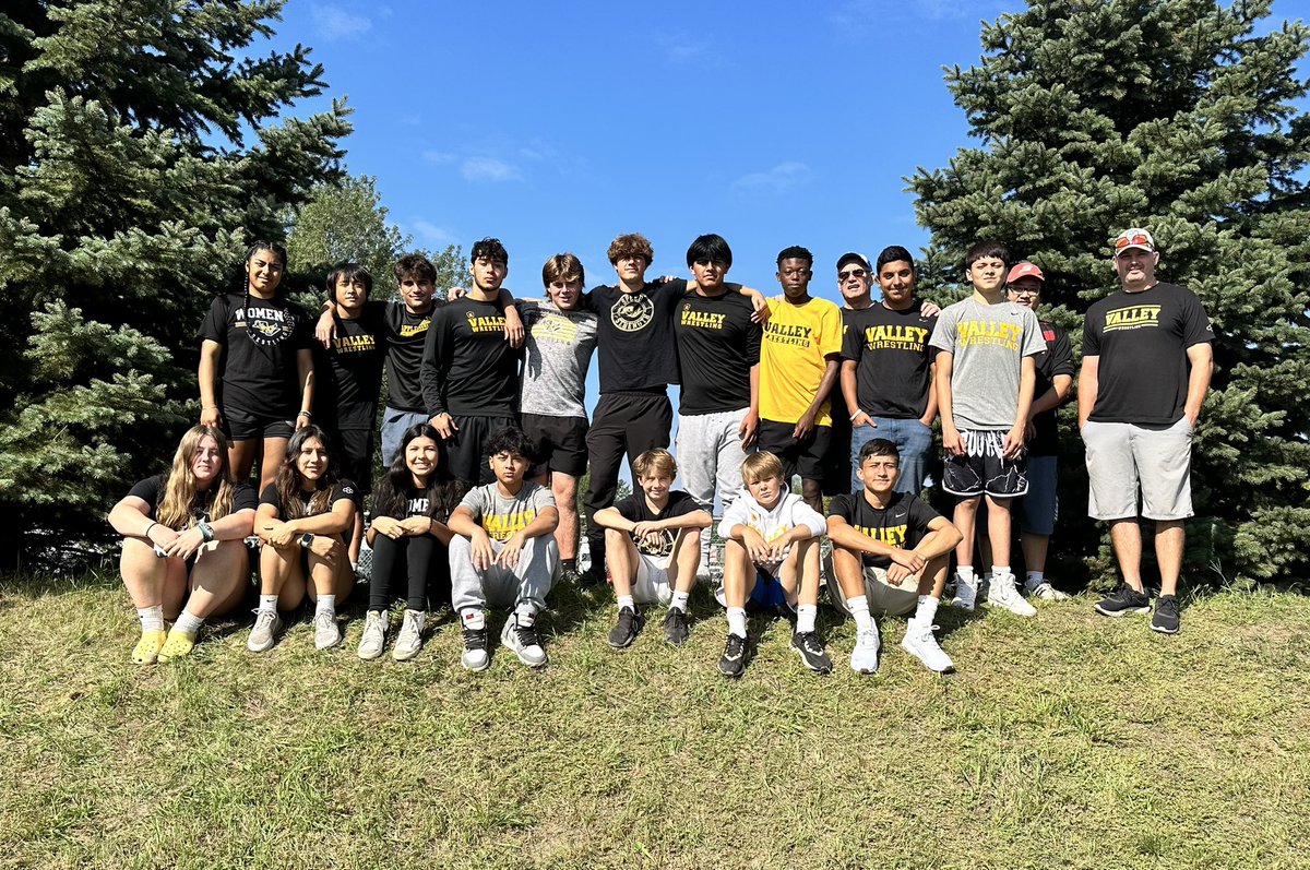 JoshuaBarlage's tweet photo. Apple Valley Wrestling at the MN State Fair 2023! 🦅 https://t.co/rhwjPMJFFB