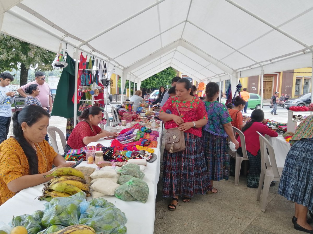 asomtevi's tweet photo. Feria de emprendimientos de mujeres productoras de camino verde 26 y 27 de agosto 2023. Parque Central de Cobán. Los esperamos. 
#asomtevi 
#CaminoVerde https://t.co/NnOaPcRaTN