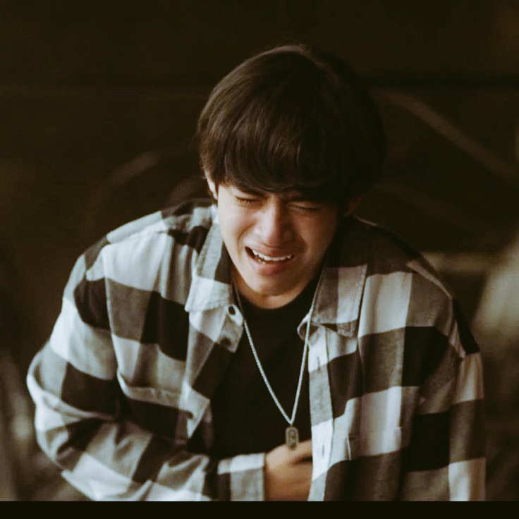 VitaminChay's tweet photo. #MacauChay #KimChay

'Was it the day I saw you crying in front of his apartment that I first felt my heart crack?' Macau wondered as he watched in weary eyes, his bestfriend Chay making himself small in his bed.

He can't watch the person he loves get hurt again, it hurts him too https://t.co/noUK5JhouF