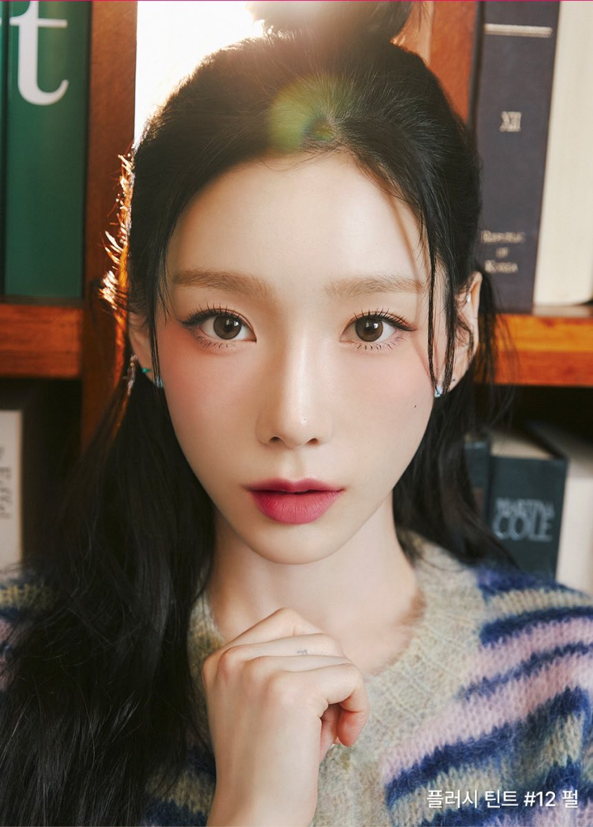starcrossed309's tweet photo. Taeyeon expresses with her eyes so well. She can be soft. She can be fierce. https://t.co/OP5e5M6vZX