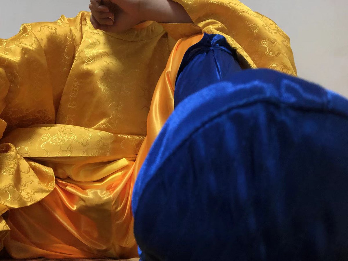 想被踩还是想舔呢