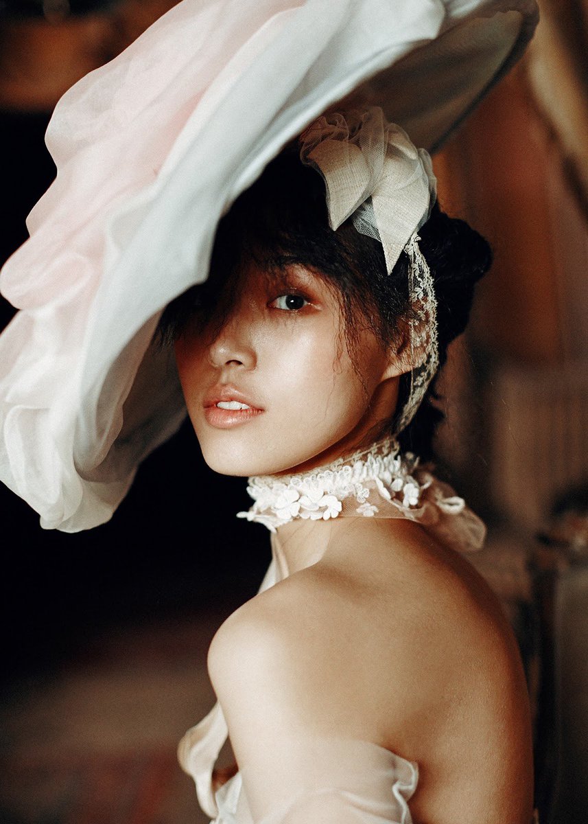 pinkmochhi's tweet photo. Tian Yi in a ‘Late Baroque’ styled editorial for Harper’s bazaar China 2015. style by Xiao Mu Fan. https://t.co/g4ScMnzJPf