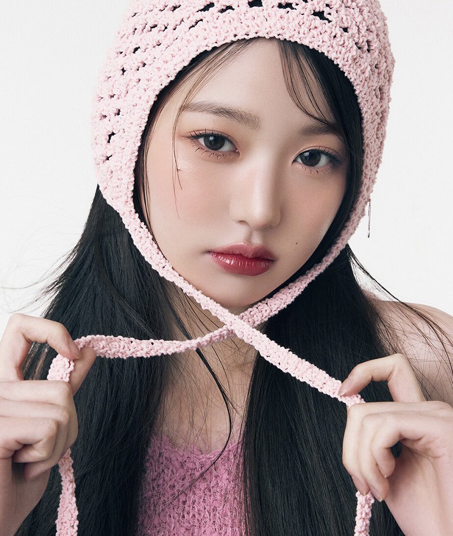 fairywonyo's tweet photo. wonyoung’s face card never declines https://t.co/Y1popHWq2Q