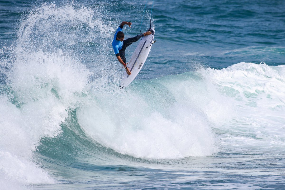 #surf Tiago Carrique, décollage réussi au Rip Curl Pro Anglet sudouest.fr/pyrenees-atlan…