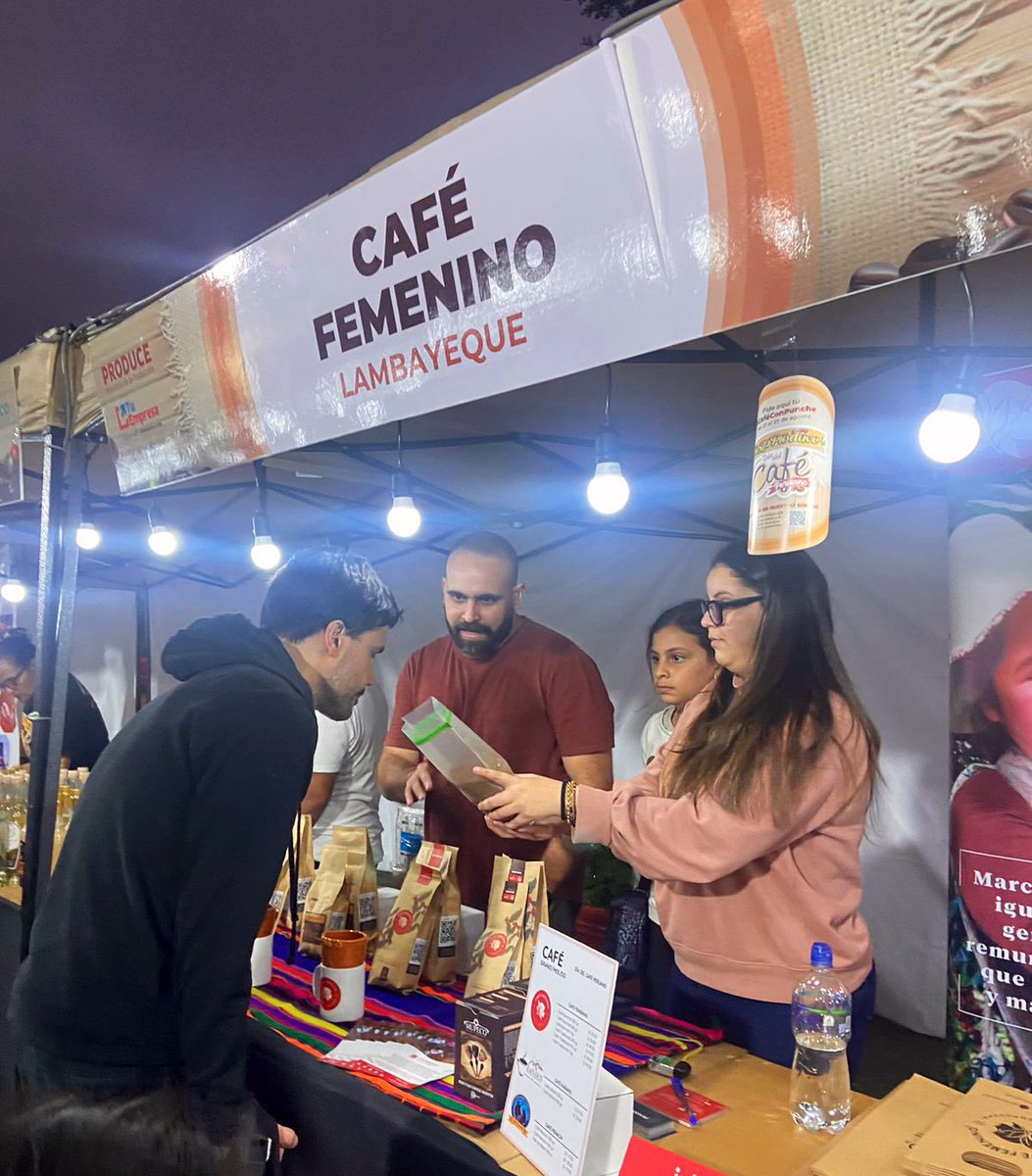 Último día de Feria, recibiendo a los mejores 👨🏻‍🍳 🔝 .

📍Plaza de Armas Barranco